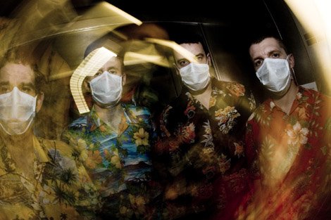 Clinic tour America, release video possibly inspired by Windows 95 screensavers