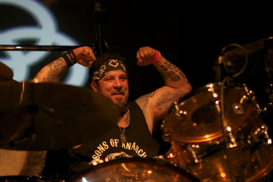 RIP: A.J. Pero, Twisted Sister drummer
