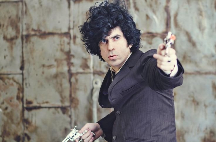 Chain and the Gang announce May tour, while Ian Svenonius inadvertently makes you feel bad about yourself