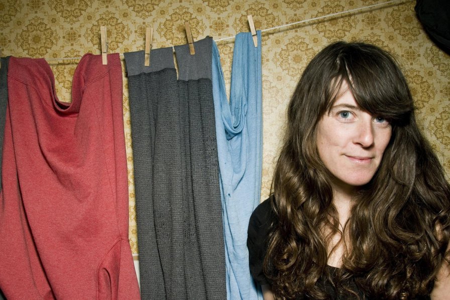 Julie Doiron (ex-Eric's Trip) releases 3rd volume of Spanish-sung ballads on Acuarela