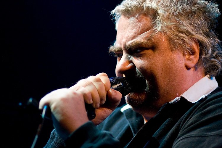 Hi, how are you, Europe? Daniel Johnston tours with BEAM Orchestra
