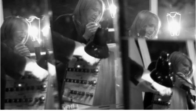 Portishead announce release of charity single, then wait a long time to physically release it