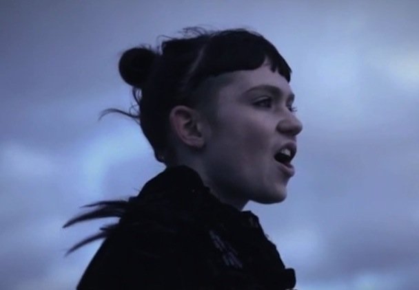 Grimes signs to 4AD, prepares for magical winter pixie tour